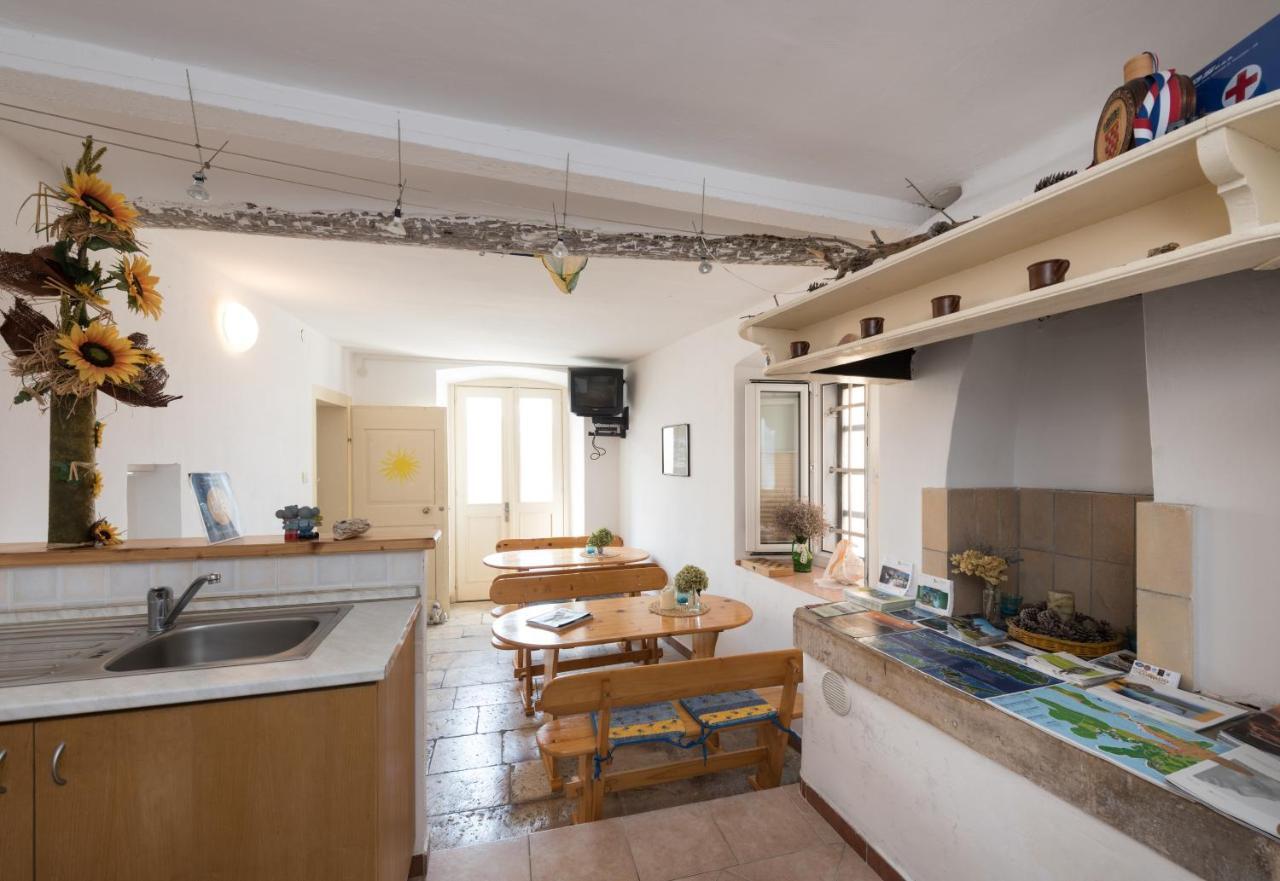 Apartments Mirakul Mali Lošinj Kültér fotó